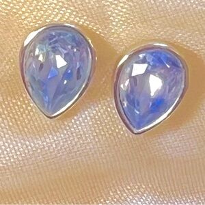 Swarovski Elegant Silver and lavender Teardrop Earrings